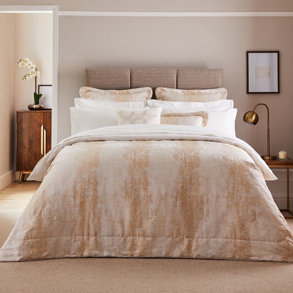 Dorma Purity Corinthia Bedspread, product image 1